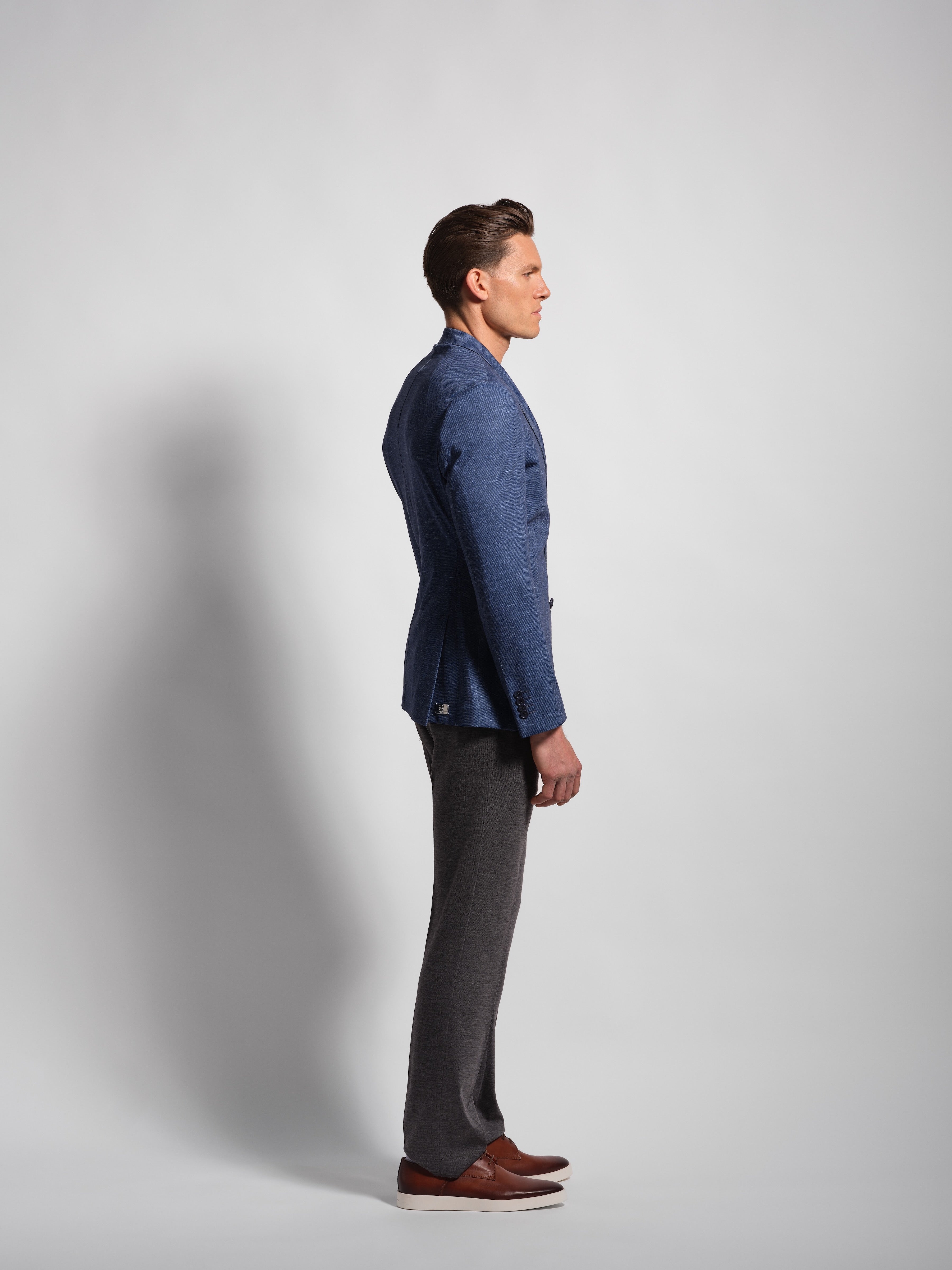 How to Choose the Perfect Blazer for Your Body Type